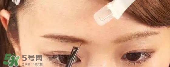 安耐曬安熱沙眉筆怎么用？安耐曬防水液體眉筆色號試色