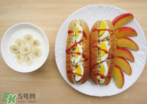 油桃和酸奶能一起吃嗎？油桃能和酸奶一起吃嗎？