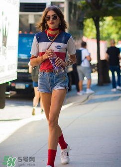 上身胖的人適合穿什么衣服？上身胖下身瘦的人穿衣技巧