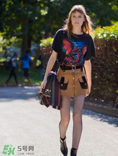 上身胖的人適合穿什么衣服？上身胖下身瘦的人穿衣技巧