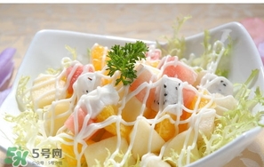 水果沙拉放酸奶還是沙拉醬好？蔬菜沙拉用什么沙拉醬？