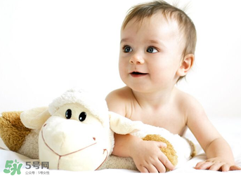 嬰兒吃藥后多久可以吃奶？嬰兒吃藥后多久可以喝奶粉？