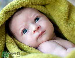 嬰兒吃藥嗆到了怎么辦？怎么喂藥才不會嗆到寶寶？