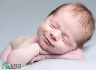 嬰兒吃藥能打預(yù)防針嗎？嬰兒吃藥影響預(yù)防針嗎？