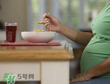 綠豆湯孕婦可以喝嗎？孕婦可以吃冰綠豆湯嗎？