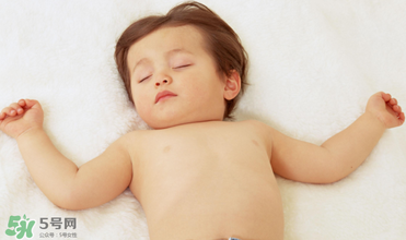 夏季怎么預(yù)防寶寶著涼？怎么預(yù)防寶寶涼著肚子？