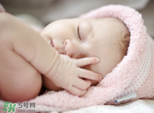 夏季怎么預(yù)防寶寶著涼？怎么預(yù)防寶寶涼著肚子？