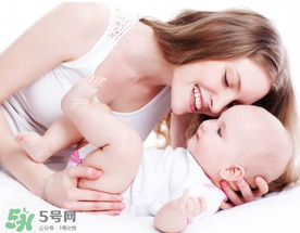 夏季寶寶體溫多少正常？夏季寶寶體溫會偏高嗎？