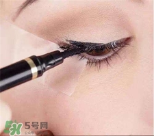 眼線液弄衣服上怎么洗掉?眼線液撒衣服上怎么辦? 眼線液弄衣服上怎么洗掉?眼線液撒衣服上怎么辦?