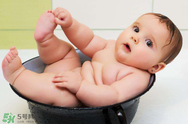 寶寶被蚊子咬后腫很大怎么辦？蚊子包消腫的方法