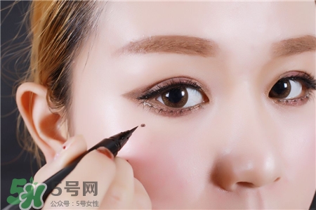 眼線液弄衣服上怎么洗掉?眼線液撒衣服上怎么辦? 眼線液弄衣服上怎么洗掉?眼線液撒衣服上怎么辦?