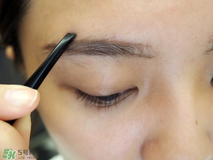 新手怎樣修眉畫眉 新手如何學(xué)會修眉畫眉 新手怎樣修眉畫眉 新手如何學(xué)會修眉畫眉