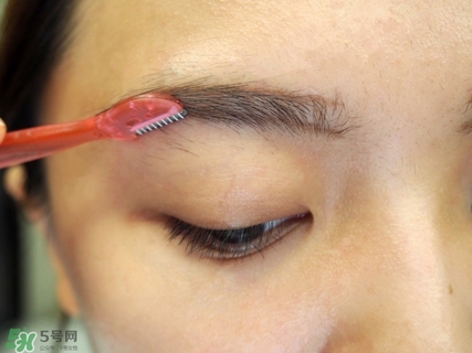 新手怎樣修眉畫眉 新手如何學(xué)會修眉畫眉 新手怎樣修眉畫眉 新手如何學(xué)會修眉畫眉