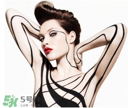 眼線液弄衣服上怎么洗掉?眼線液撒衣服上怎么辦? 眼線液弄衣服上怎么洗掉?眼線液撒衣服上怎么辦?