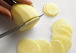 馬鈴薯能去痘印嗎？馬鈴薯可以祛痘?。?><p><strong>馬鈴薯能去痘印嗎？馬鈴薯可以祛痘印？</strong></p></a></li> 	     </ul>
		</div>
	   <div   id=