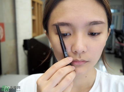 新手怎樣修眉畫眉 新手如何學(xué)會修眉畫眉 新手怎樣修眉畫眉 新手如何學(xué)會修眉畫眉