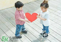 孩子不自信怎么辦？怎樣讓孩子自信大膽？