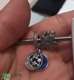 pandora繁星童話手鏈?zhǔn)鞘裁床馁|(zhì)？潘多拉繁星童話是銀的嗎？