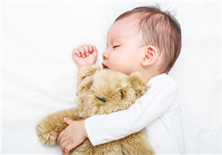 夏天寶寶需要穿襪子睡覺嗎？寶寶夏天睡覺要穿襪子嗎？