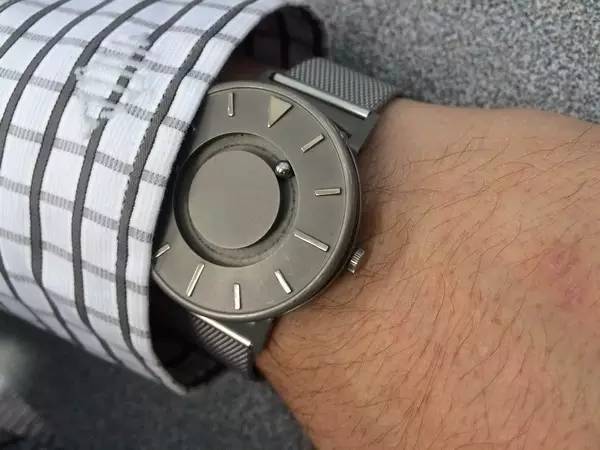 eone手表怎么看時間？eone手表時間怎么調(diào)？