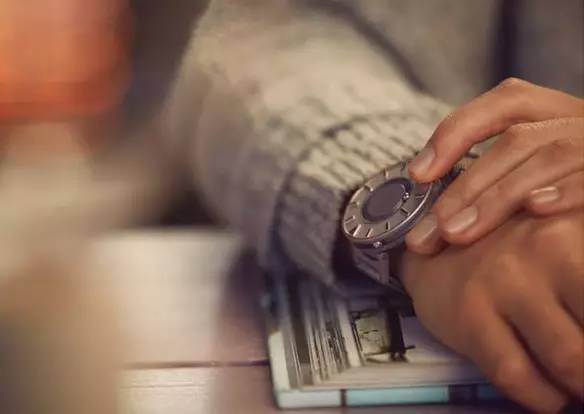 eone手表怎么看時間？eone手表時間怎么調(diào)？