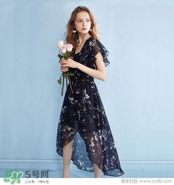 7月份穿什么衣服？七月份穿衣搭配