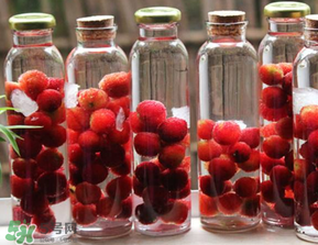 泡楊梅酒用多少度的酒？楊梅酒用多少度的白酒？