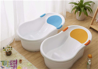 嬰兒浴盆是帶浴網(wǎng)還還是帶浴板好？嬰兒浴盆什么款式好？