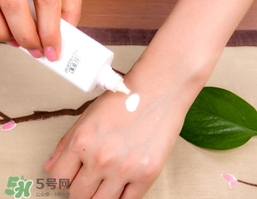 佰草集防曬霜怎么樣？佰草集防曬霜是物理防曬嗎？