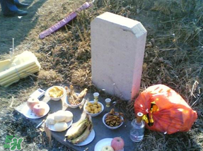 2017父親節(jié)可以上墳嗎？父親節(jié)能給父親上墳嗎？