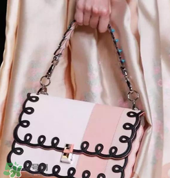 fendi kan i尺寸多大？芬迪kan i包包尺寸介紹