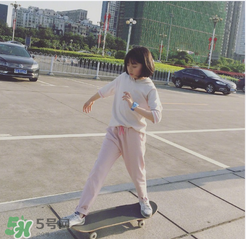 小蘋果安琪兒微博 小蘋果安琪兒照片 小蘋果安琪兒微博 小蘋果安琪兒照片