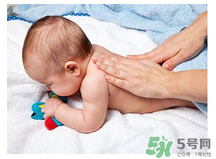 夏天寶寶發(fā)燒能開空調(diào)嗎？寶寶發(fā)燒能不能吹空調(diào)？