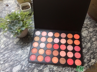 ismine伊姿蔓是什么牌子？伊姿蔓眼影色號試色