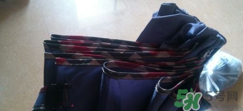 蕉下太陽傘怎么收？蕉下小黑傘太陽傘怎么打開？