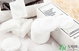 化妝棉卸妝要打濕嗎？卸妝棉卸妝要不要打濕》