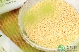 菊花晶可以加奶粉里嗎？菊花晶可以加米粉里嗎