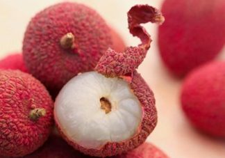 黑葉荔枝有什么功效？黑葉荔枝吃多了會(huì)怎樣？