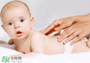 哄寶寶睡覺可以搖晃嗎？哄寶寶睡覺搖晃有害嗎？