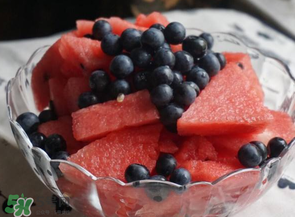 藍(lán)莓和西瓜能一起吃嗎？藍(lán)莓和西瓜一起榨汁嗎？
