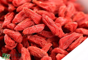 楊梅酒可以放枸杞嗎？楊梅酒里面可以加枸杞嗎？