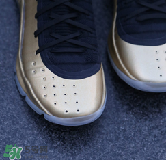 under armour curry4 parade怎么樣？庫里第四代戰(zhàn)靴金屬色細(xì)節(jié)照片