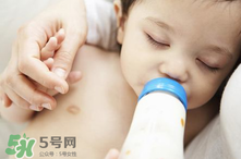 奶粉斷貨可以用別的奶代替一天嗎？奶粉斷貨注意事項(xiàng)