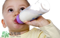 奶粉斷貨可以用別的奶代替一天嗎？奶粉斷貨注意事項(xiàng)