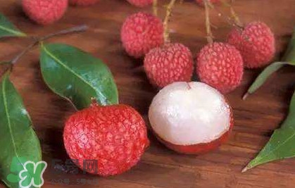 吃泡藥水的荔枝會(huì)得??？吃藥水的荔枝會(huì)得手足口??？