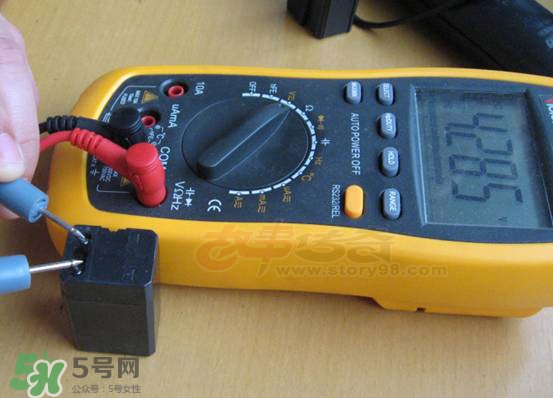 電蚊拍充不進電怎么回事？電蚊拍充不了電怎么辦？