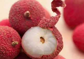 吃泡藥水的荔枝會得病？吃藥水的荔枝會得手足口?。?><p><strong>吃泡藥水的荔枝會得??？吃藥水的荔枝會得手足口病？</strong></p></a></li> <li><a href=