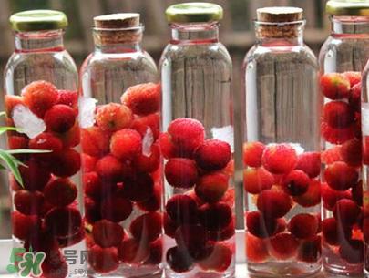 楊梅酒不能和什么一起吃？喝楊梅酒的禁忌