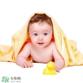 嬰兒長痱子怎么治療 嬰兒長痱子什么方法最有效 嬰兒長痱子怎么治療 嬰兒長痱子什么方法最有效