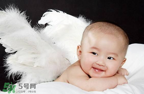 早產(chǎn)兒的發(fā)育和正常嬰兒一樣嗎？早產(chǎn)兒發(fā)育會(huì)遲緩嗎？